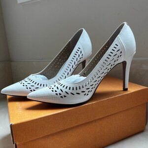 NWT! Unisa Samiaa Heal Size 6